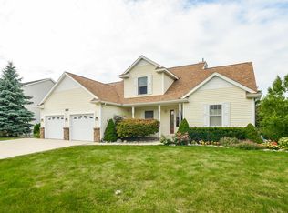 1801 Land Ridge Dr SW, Byron Center, MI 49315