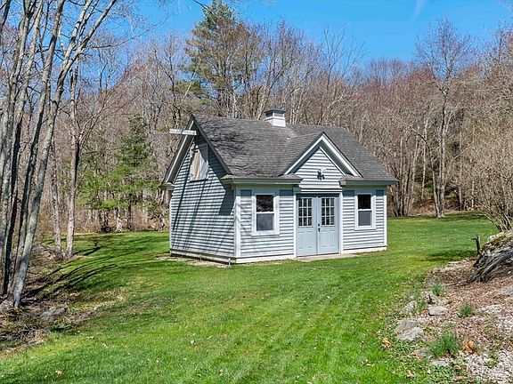 3rd image of 18 Abbey Ln
