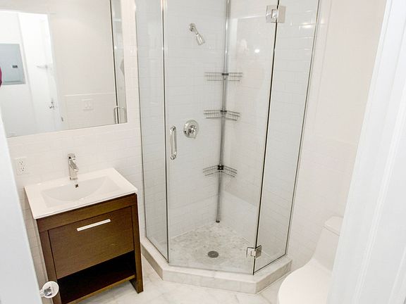 5th image of 328 E 4th St #5BE