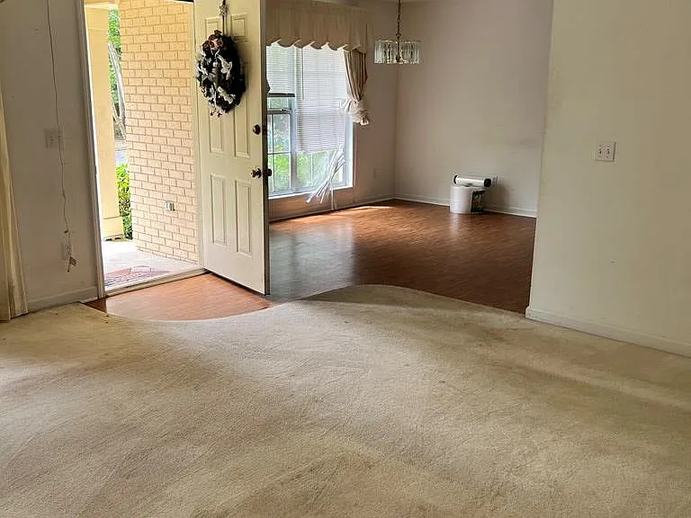 2415 Stonewood Dr — Photo 6