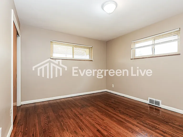 2669 Montana Ave — Photo 10