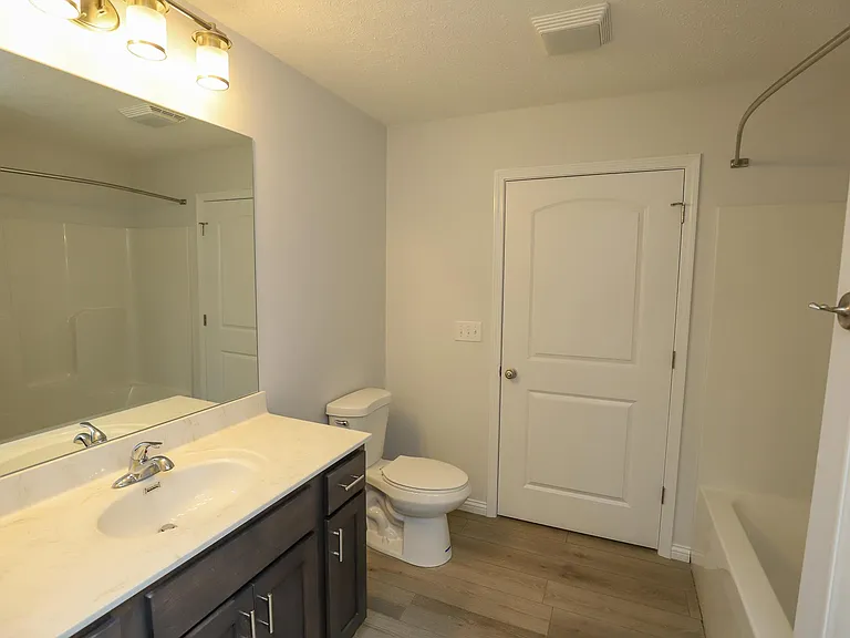 174 Creekvale Dr #B — Photo 17