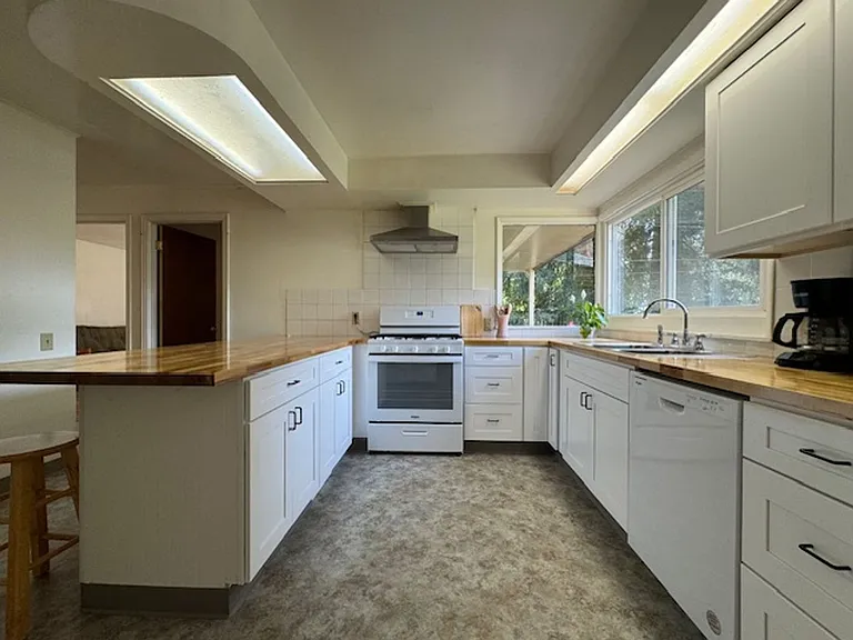 1184 Fickle Hill Rd — Photo 8