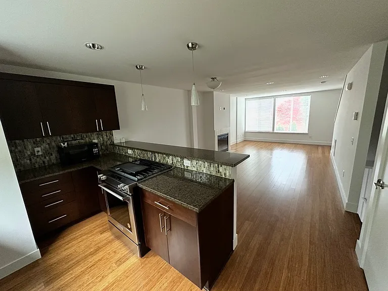 7013 Linden Ave N — Photo 5