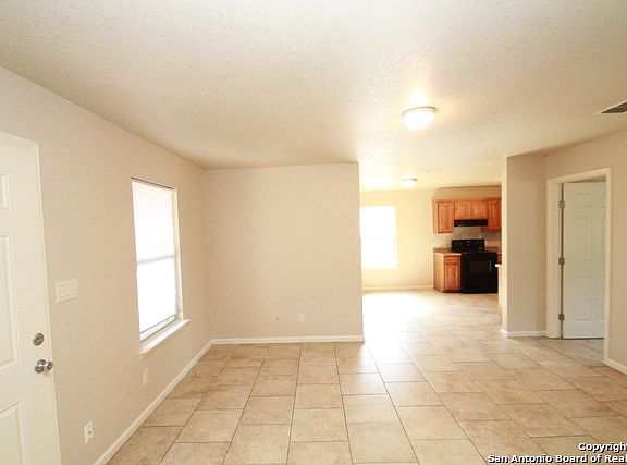 4th image of 415 Susanwood Dr
