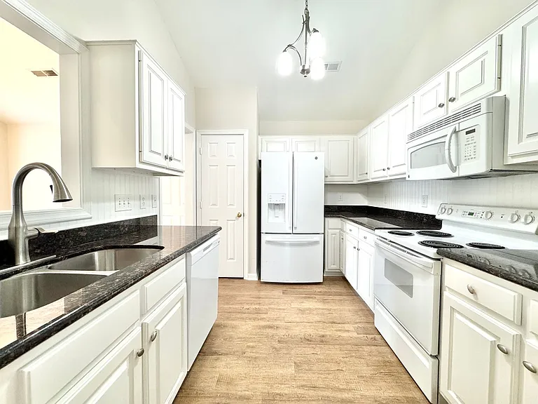 3529 Bent Trace Dr — Photo 6