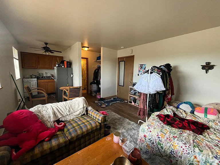 8420 W Greenfield Ave — Photo 3
