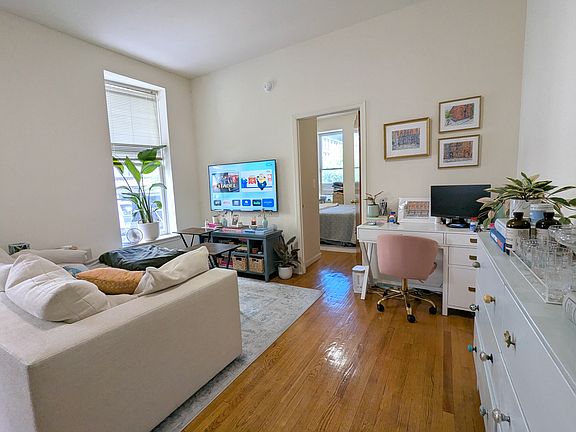 4th image of 60 W 75th St APT 2A