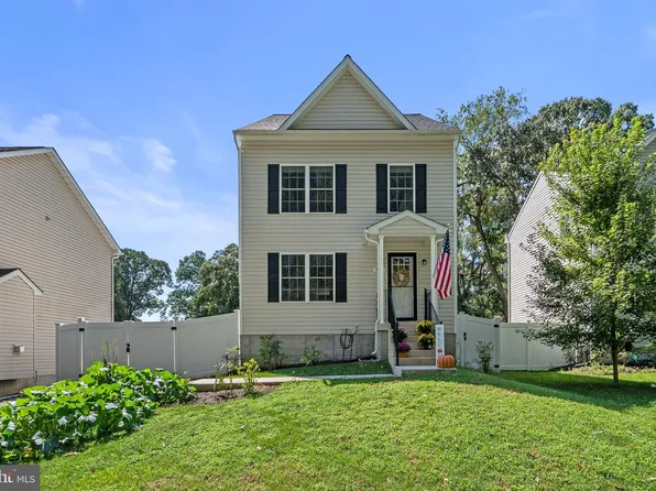 556 Sunset Knoll Rd, Pasadena, MD 21122