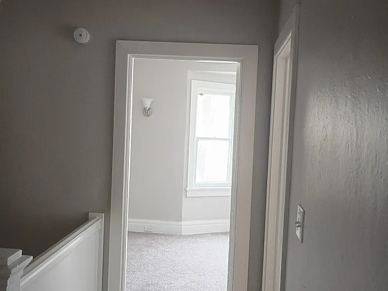 2465 Lawton Ave — Photo 19