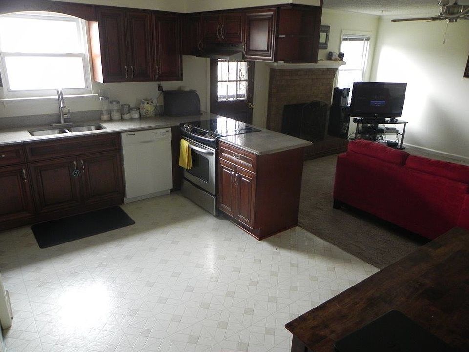 2nd image of 5117 Eksdale Ct