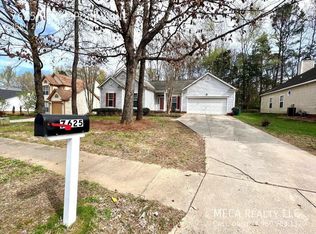 7625 Pence Pond Ln, Charlotte, NC 28227