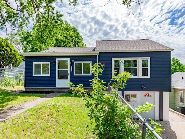 1235 E 34th St, Des Moines, IA 50317