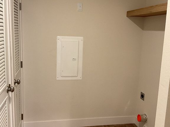 5th image of 398 Welch St #257