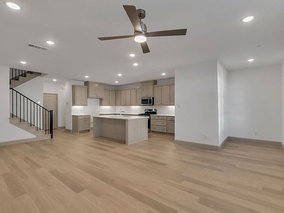 4th image of 8894 Scarp Hill Ln