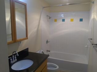 2717 76th Ave SE APT 104, Mercer Island, WA 98040