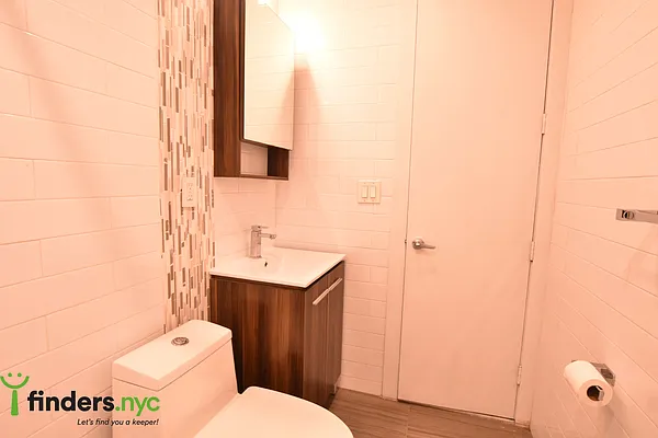 Rented by Clove Realty LLC | media 27