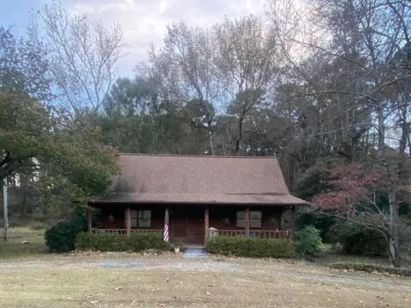 1734 Clubview Dr, Alexander City, AL 35010