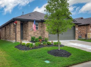 1812 Chandelier Xing, Crandall, TX 75114