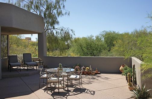 Large patio with lots of privacy