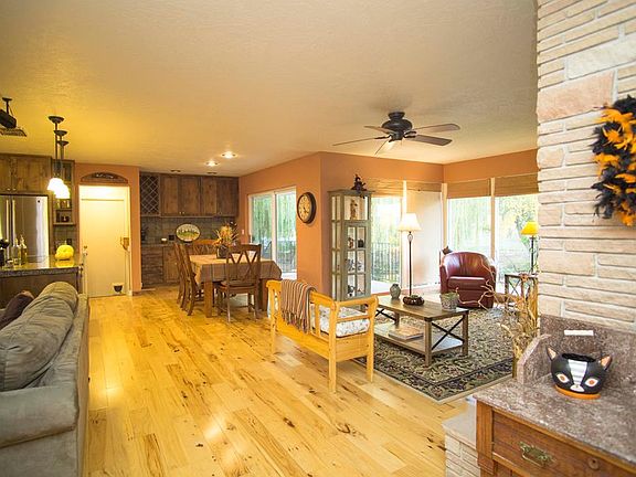 3rd image of 1347 Barleen Dr