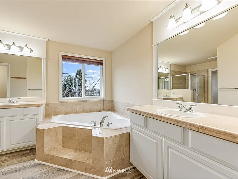 18820 35th Dr SE — Photo 11