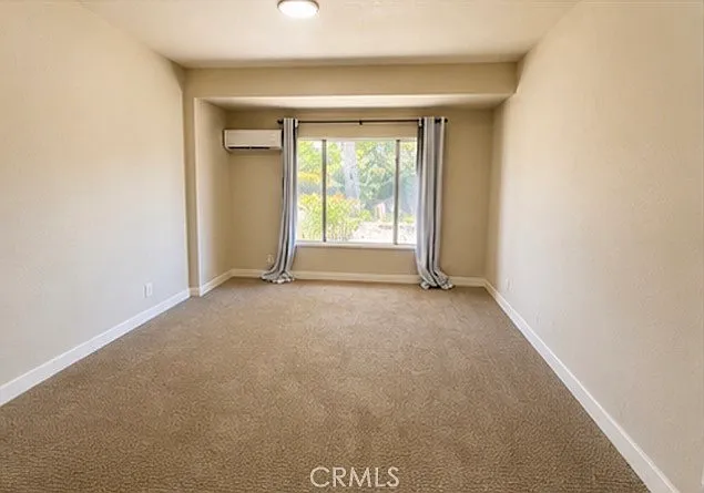 3592 Myers St — Photo 11