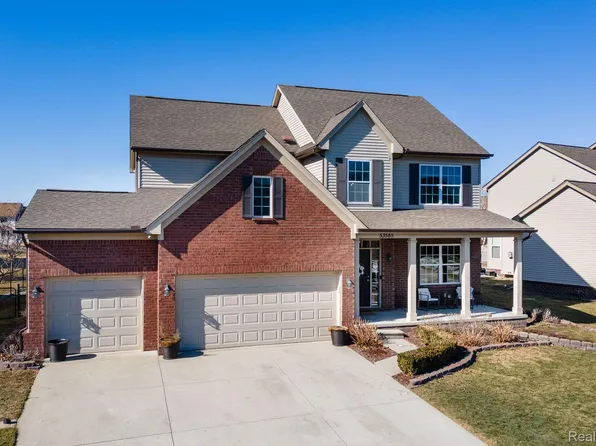 53585 Mary Ann Ln, New Baltimore, MI 48047