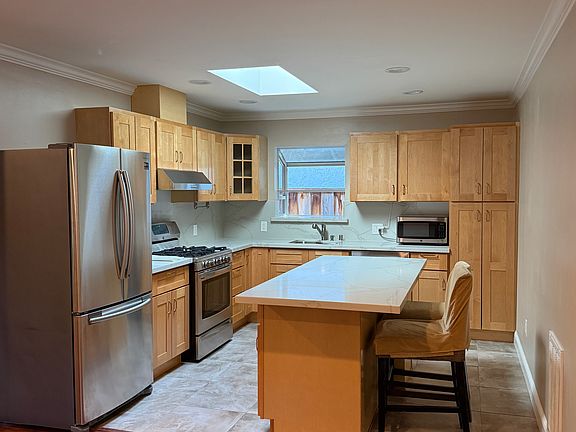 4th image of 1712 Whipple Ave #A