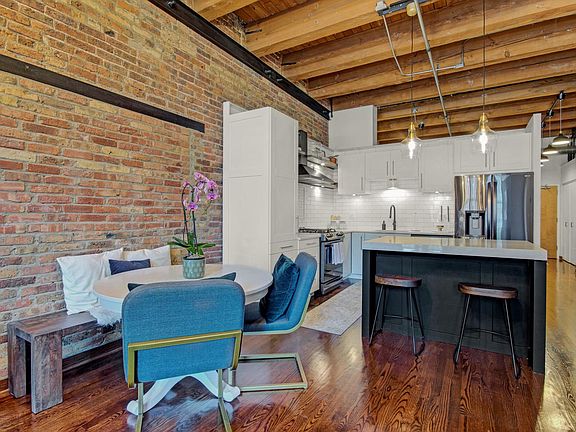 5th image of 300 W Grand Ave APT 406