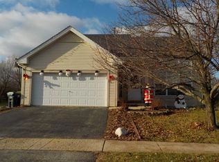 2207 Oakbrook Dr, Belvidere, IL 61008