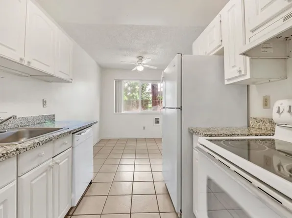 Aurora Park Apartments