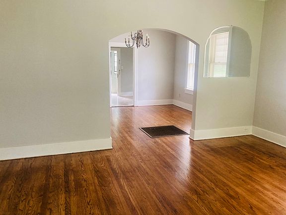 3rd image of 745 Holly St
