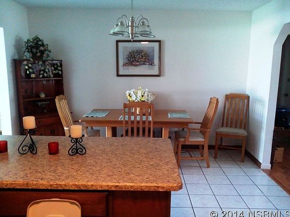 3rd image of 3023 Queen Palm Dr