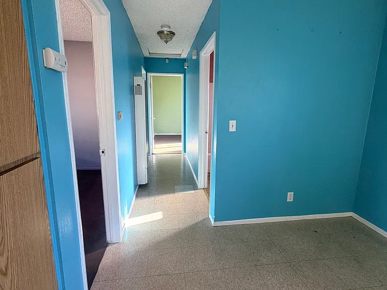 212 E Lanzit Ave #1/2 — Photo 7