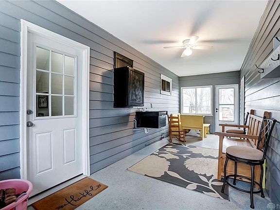 3rd image of 23 Desales Ave