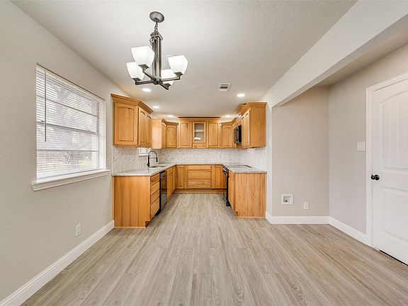 4th image of 4801 Jordan Park Dr