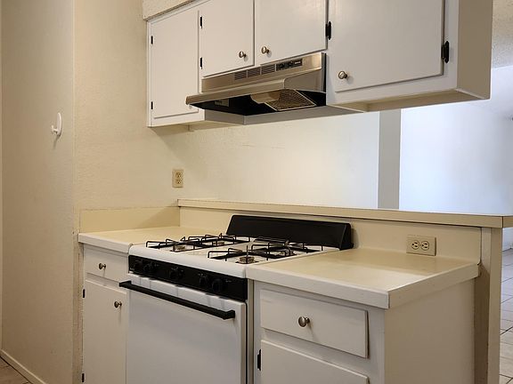 3rd image of 1401 Westcott Dr #B