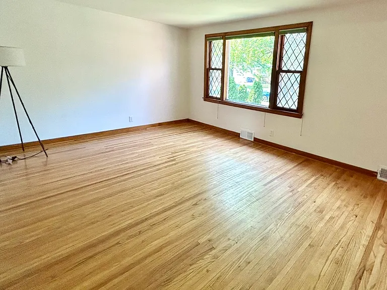 5302 Vista Ave — Photo 3
