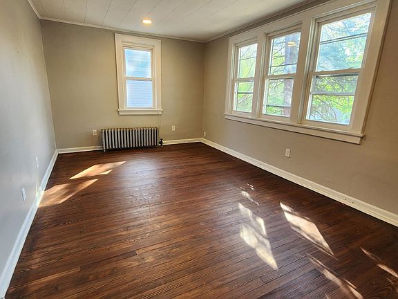 5th image of 2183 Allen St #B