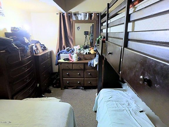 4th image of 238 Bruckner Ave