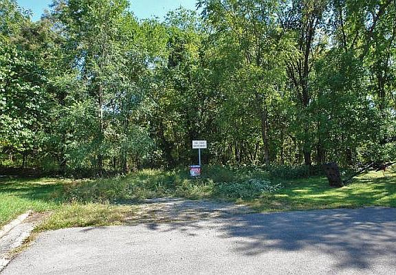 5th image of 6051 Old Manor Dr