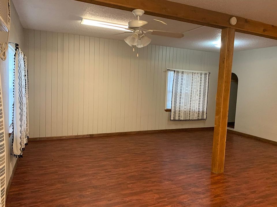 1st image of 605 Marion Dr Unit B