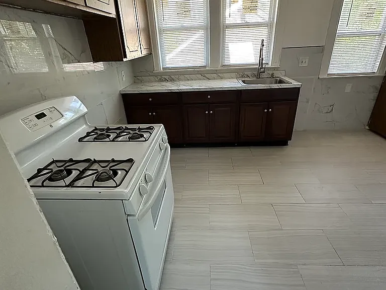 3682 Bedford St #2 — Photo 8