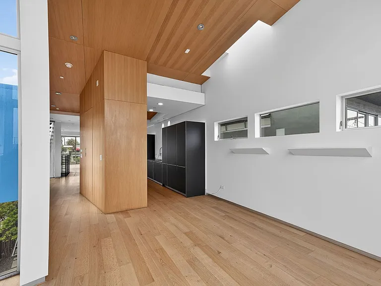 404 Grand Blvd — Photo 16