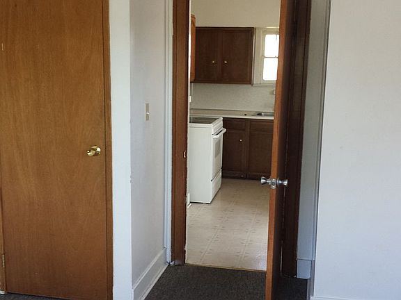 5th image of 47 E Courtland Ave