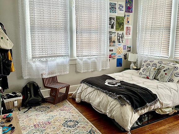 3rd image of 1126 Pine St #1128