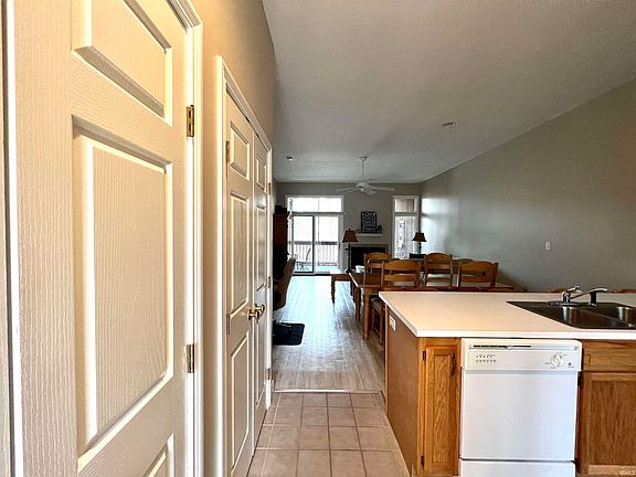 2nd image of 1842 E Eagle Bay Dr