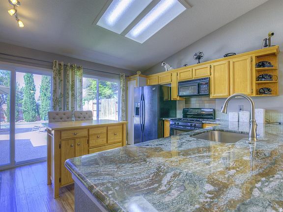 3rd image of 6237 Colony Park Dr