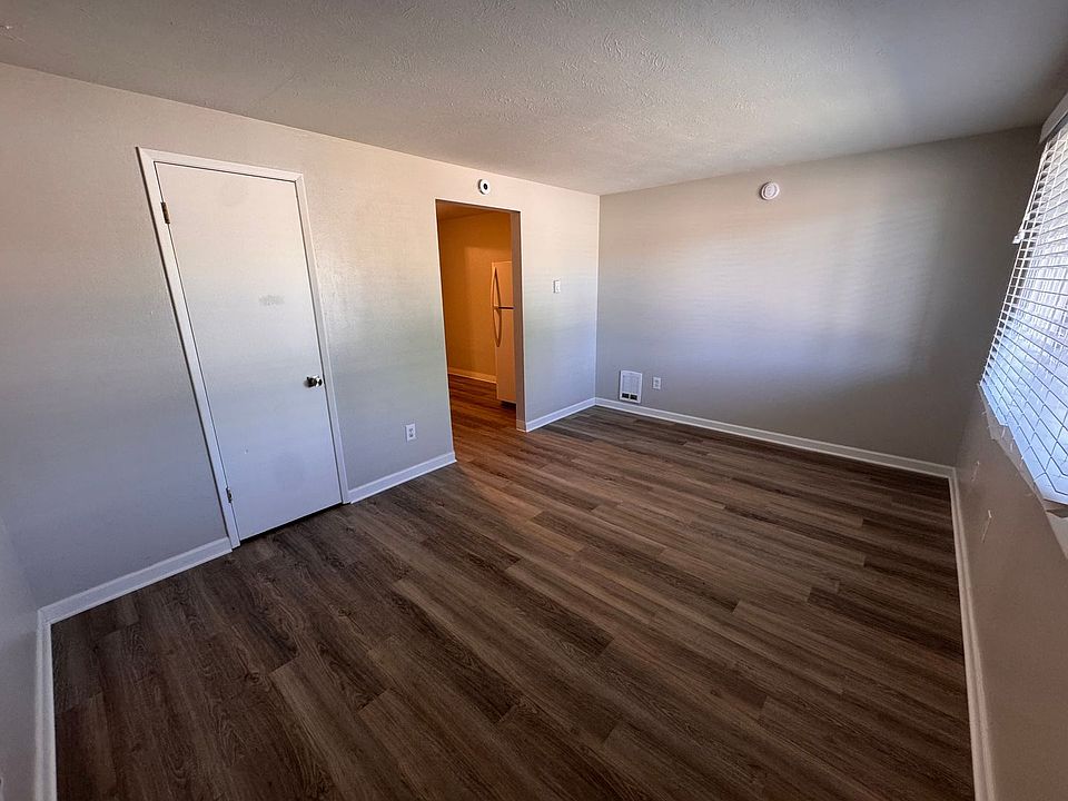 1st image of 304 E Barker St #4